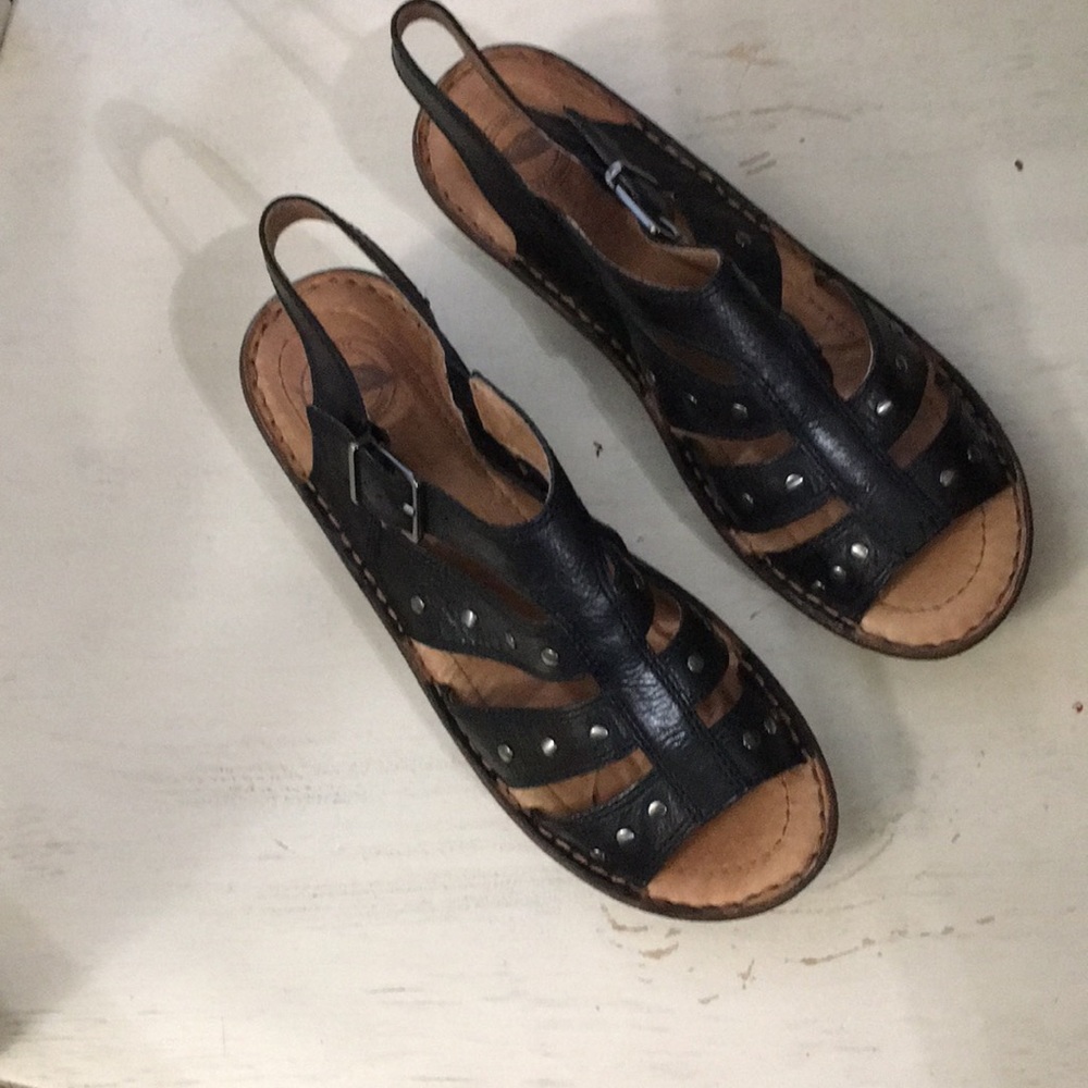 Nurture sandals